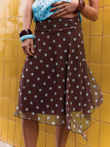 Bershka Skirt in Brown: front