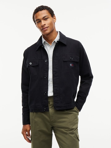 Veste mi-saison 'Essential' Tommy Jeans en noir : devant