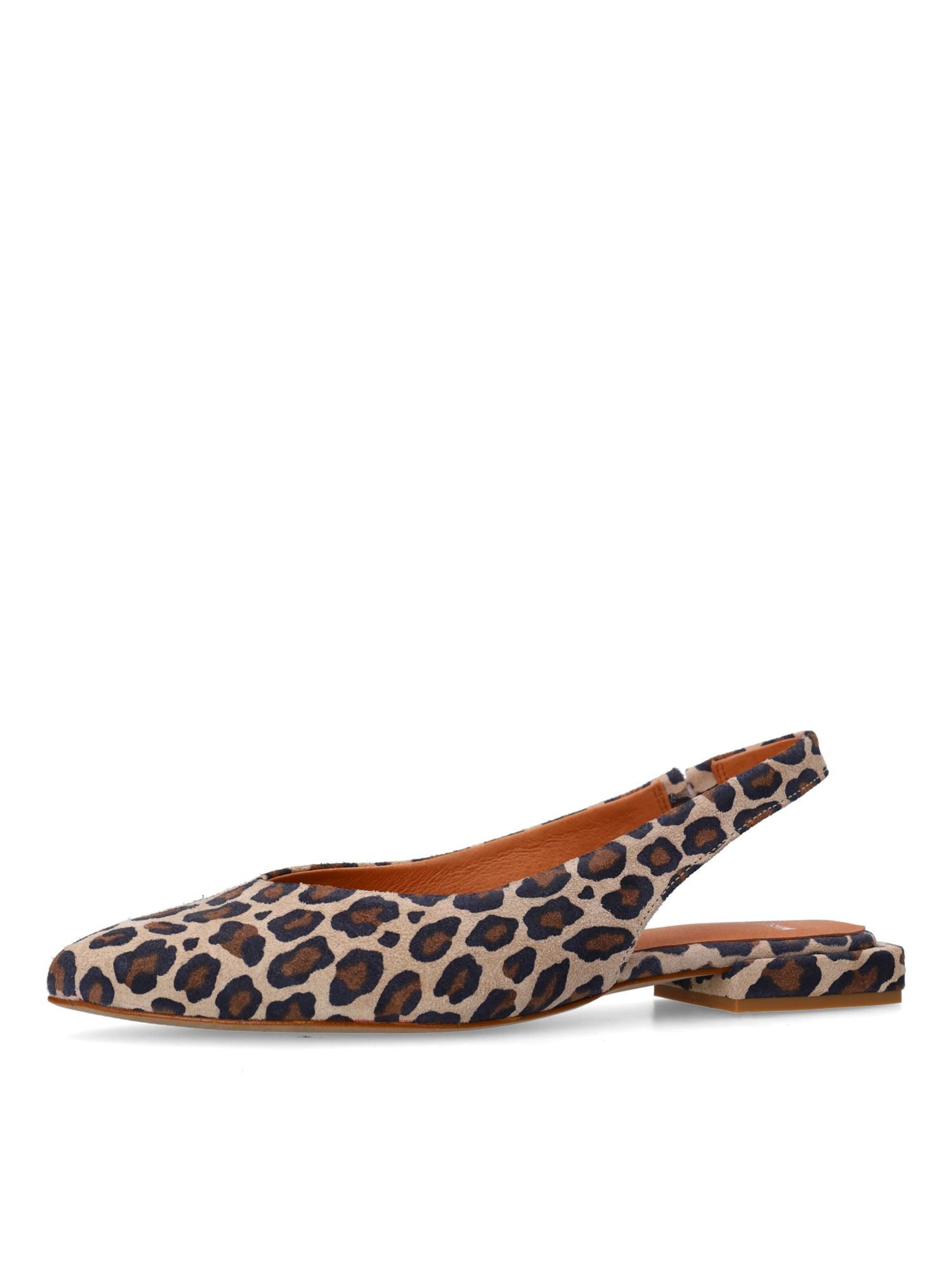 MANFIELD Ballerina met riempjes in Beige: voorkant