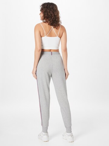 TOMMY HILFIGER Tapered Hose in Grau