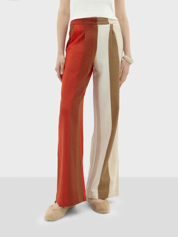 Thinking MU Loosefit Hosen ' MANOLITA ' in Rot: Vorderseite