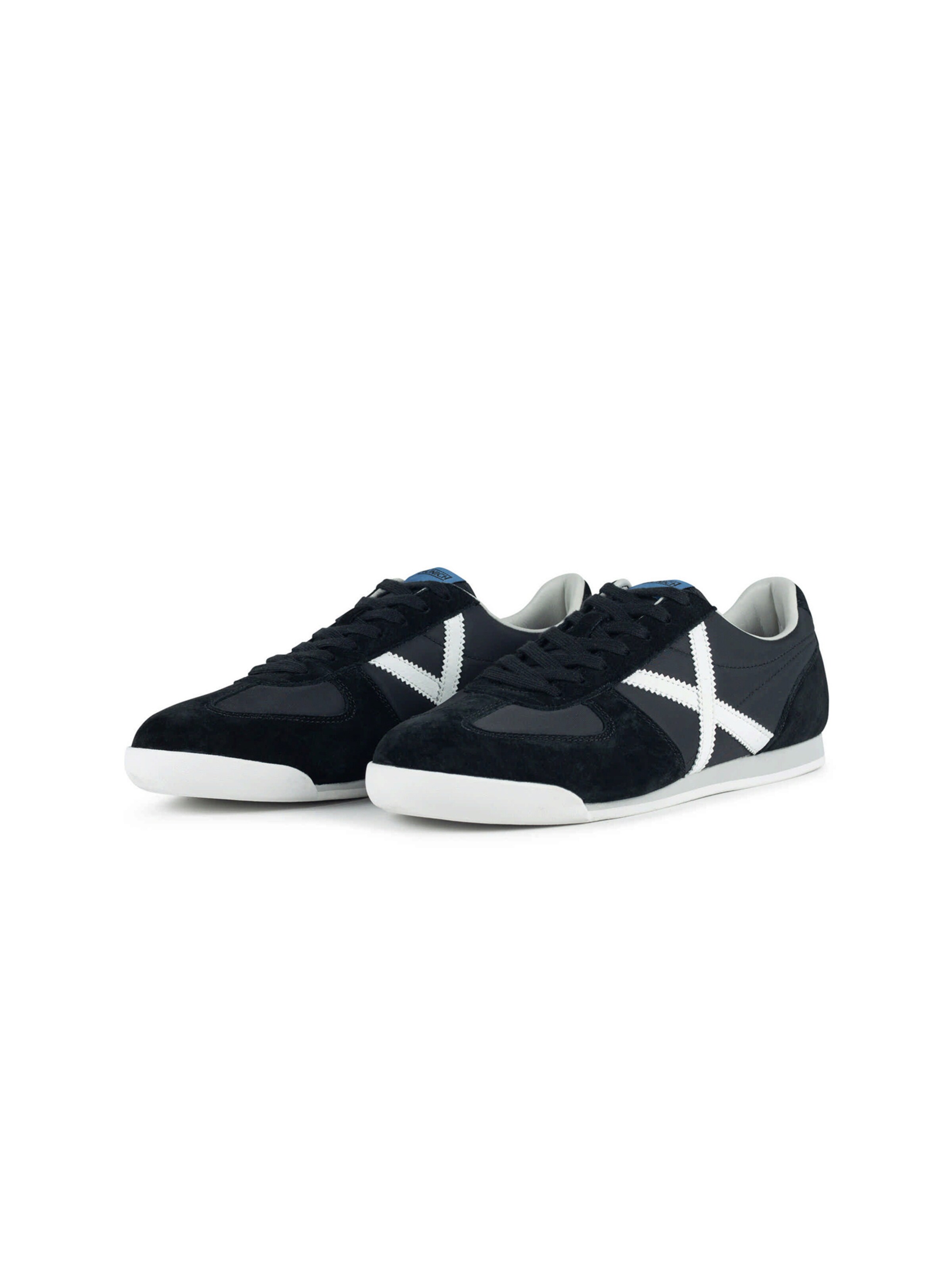 MUNICH Sneakersy niskie 'STEREO' w kolorze czarny: przód