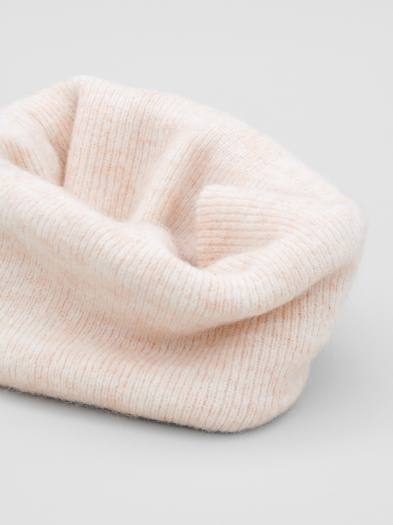 EDITED Sciarpa 'Olwyn' beige sfumato