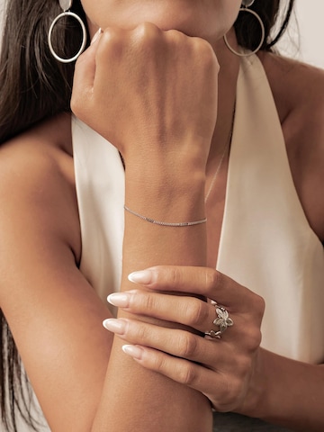 Hey Happiness Bracelet 'Dainty Flattened Chain' in Silver: front