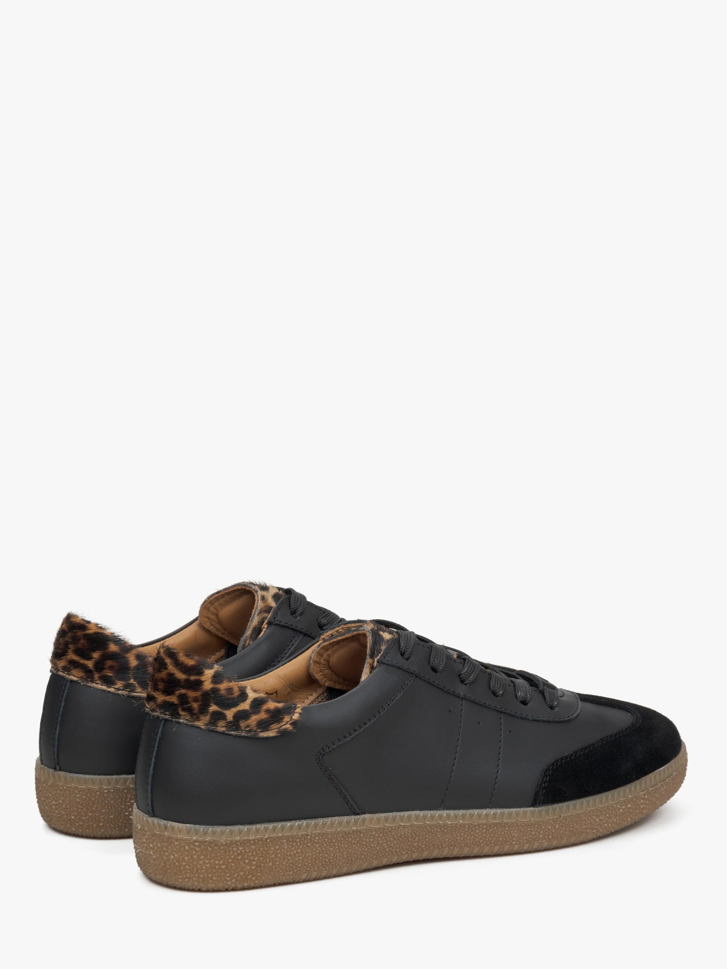 Estro Trampki slip on '09-3223' w kolorze czarny