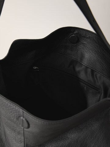 Next Schultertasche in Schwarz