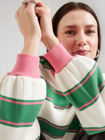 NÜMPH Mikina 'LAPPI' – bílá