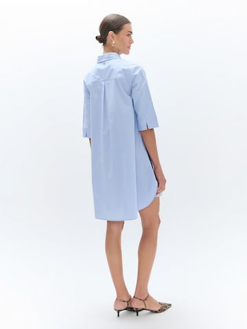 Robe-chemise Lola Casademunt en bleu : derrière