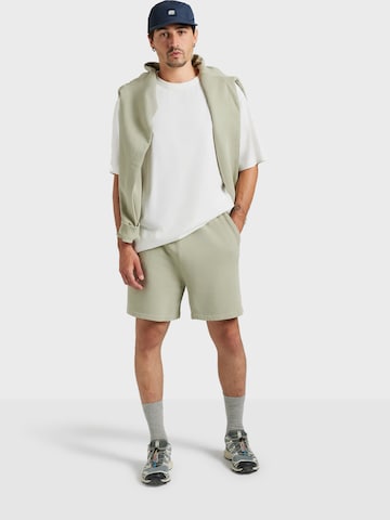 Trendsplant Regular Shorts 'Essentials' in Grün: Vorderseite