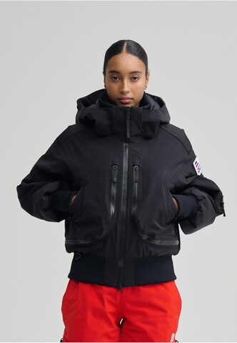 elho NOVA 3L PADDED PERFORMANCE BOMBER JACKET ' ' in Schwarz: Vorderseite