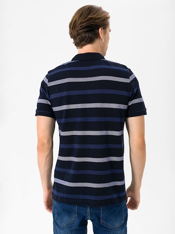 Tricou de la Moxx Paris pe albastru