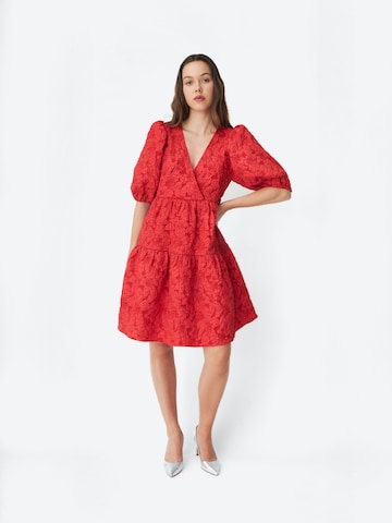 Rochie de la Crās pe roșu