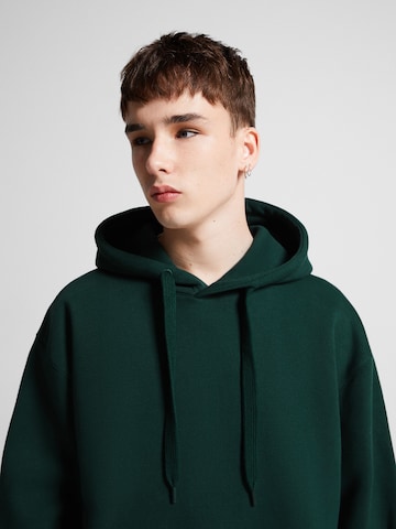 Bershka Sweatshirt in Green