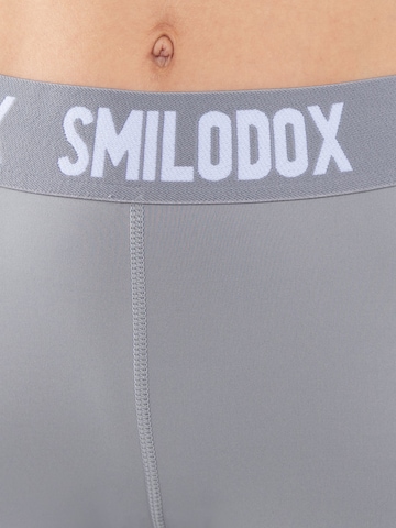 Smilodox Skinny Workout Pants in Grey