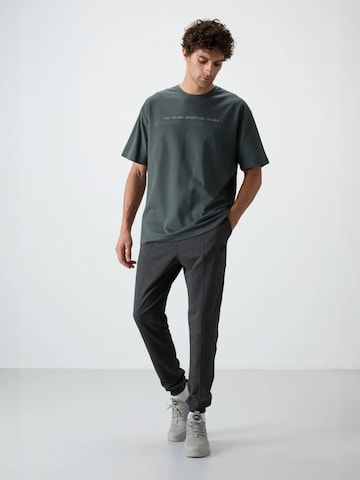 regular Pantaloni sportivi di Tommy Life in grigio