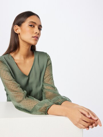 ABOUT YOU Blouse 'Florence' in Groen