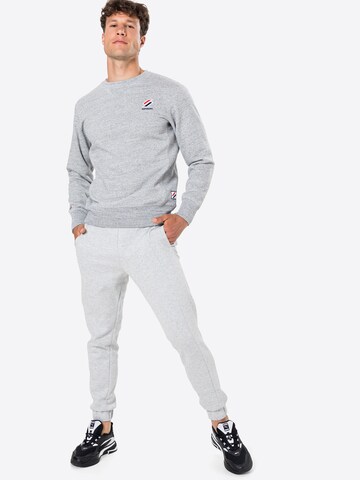 Superdry - Sudadera 'Essential' en gris