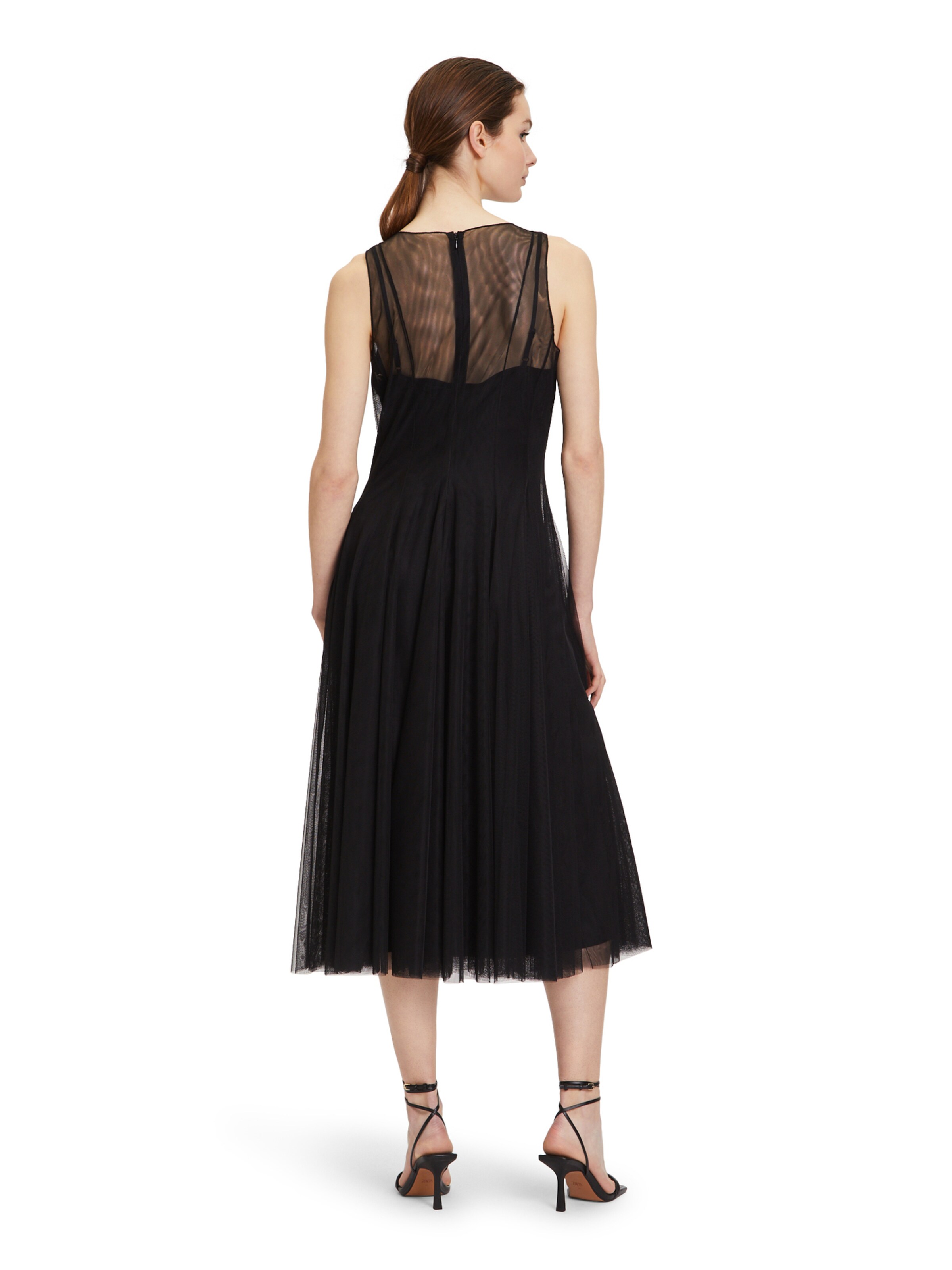 Abito da sera di Vera Mont in nero