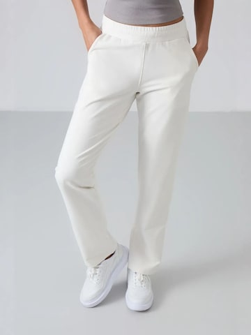 Tommy Life Regular Workout Pants in White