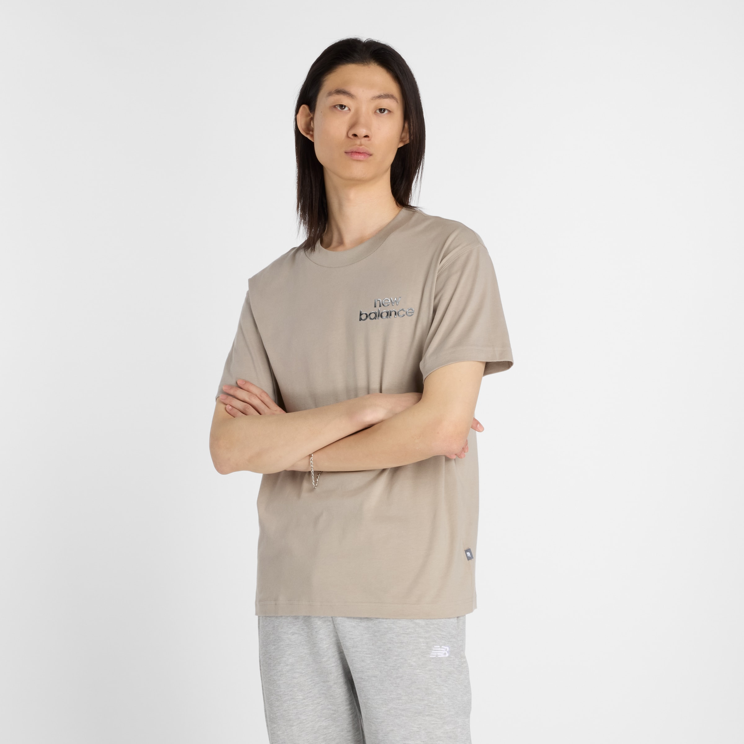 T-Shirt 'Chrome Runner' new balance en gris : devant