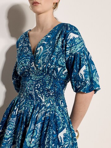 Robe ' ' Apricot en bleu