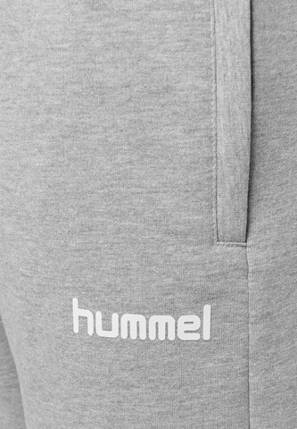 Effilé Pantalon de sport Hummel en gris