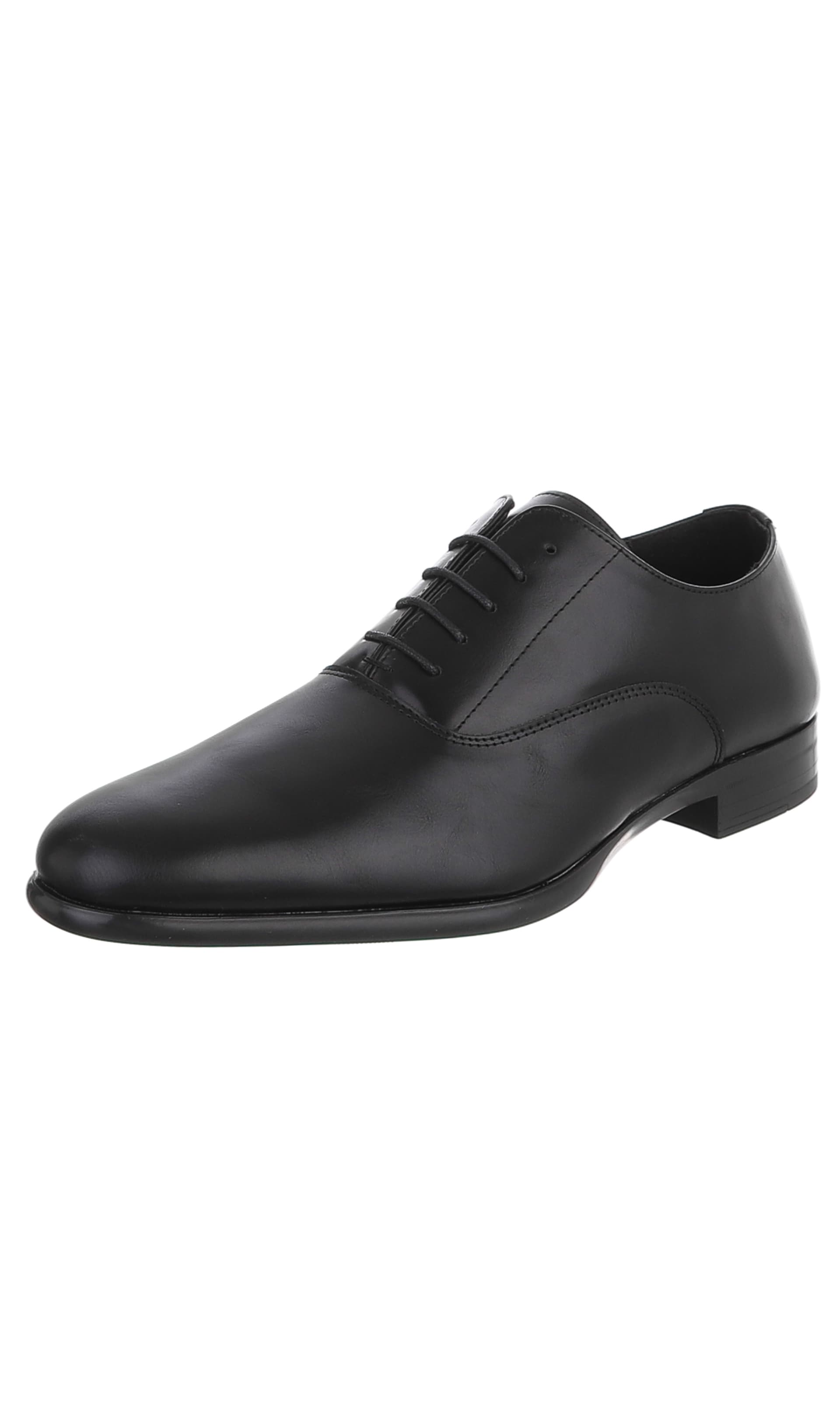 CoolWalk Lace-Up Shoes in Black: front