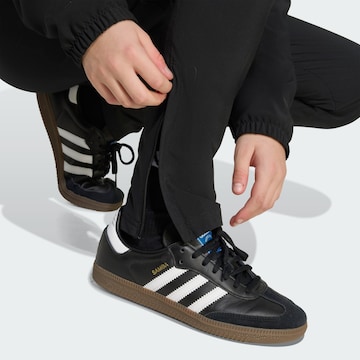 Coupe slim Pantalon de sport 'Juventus Tiro 25 Competition' ADIDAS PERFORMANCE en noir