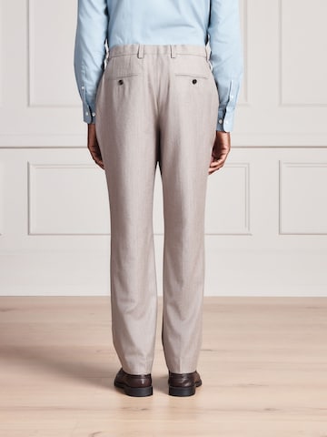 Slimfit Pantaloni con piega frontale 'Signature' di Next in beige