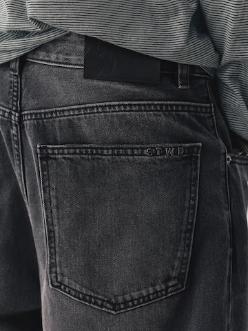 Pull&Bear Baggy Farkut värissä musta