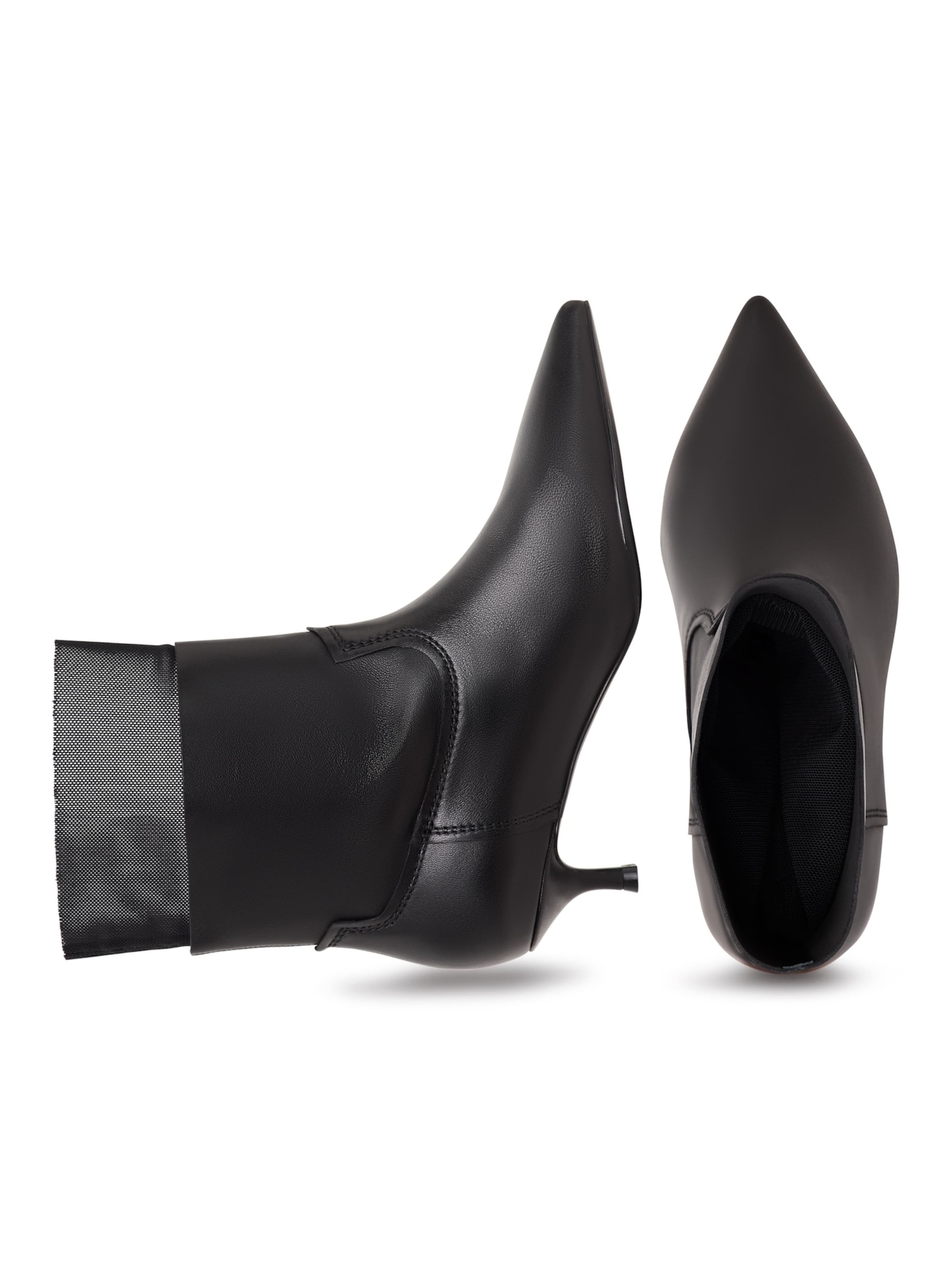 CESARE GASPARI Ankle boots in Black