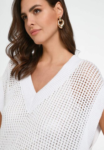 Pull-over tRUE STANDARD en blanc