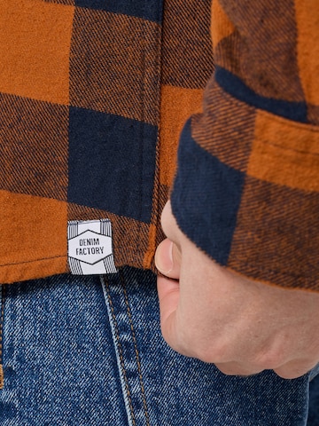 Denim Factory - Ajuste regular Camisa 'Denver' en marrón