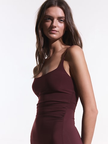 Bershka Sukienka w kolorze czerwony