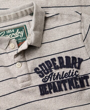 T-Shirt 'Vintage Athletic' Superdry en gris