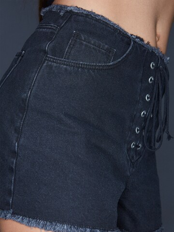 ABOUT YOU x Antonia Regular Jeans 'Tilda' in Black