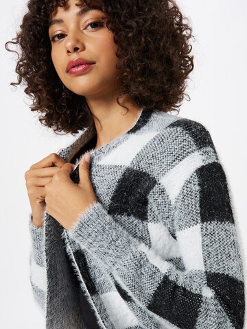 Dorothy Perkins Neuletakki värissä valkoinen