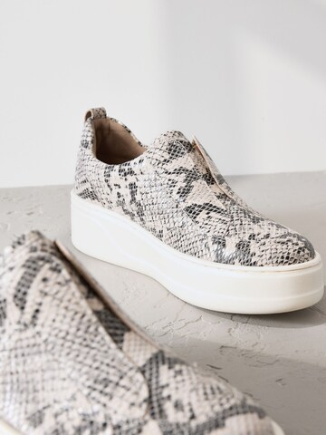 Next Slip-on in Mixed colours