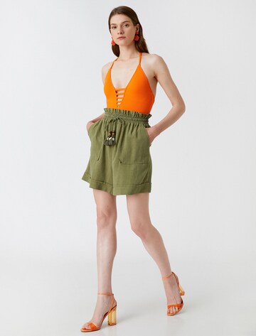 Koton Loosefit Shorts in Grün