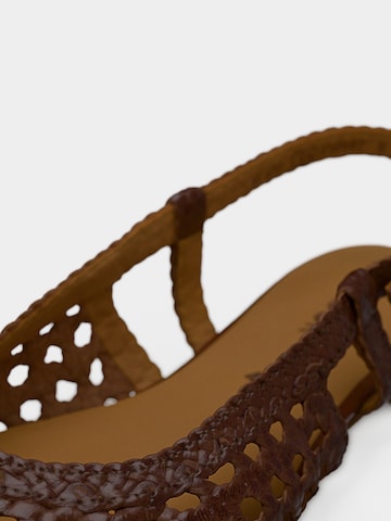 GABOR - Bailarina en marrón