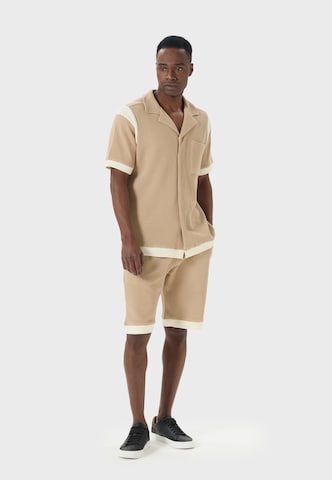 Tenue d'intérieur Tom Barron en marron : devant
