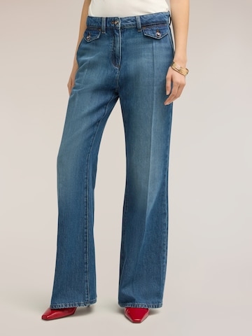 Flared Jeans di MOTIVI in blu