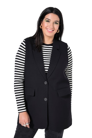 Studio Untold Vest in Black: front