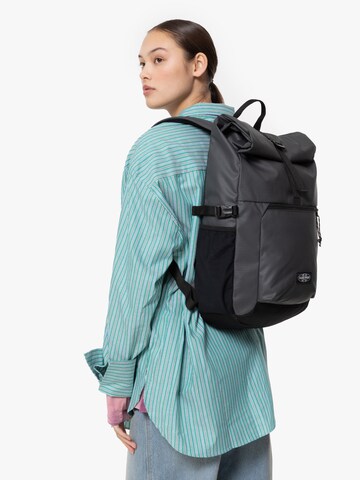EASTPAK Ryggsäck 'Toproll Pro' i grå
