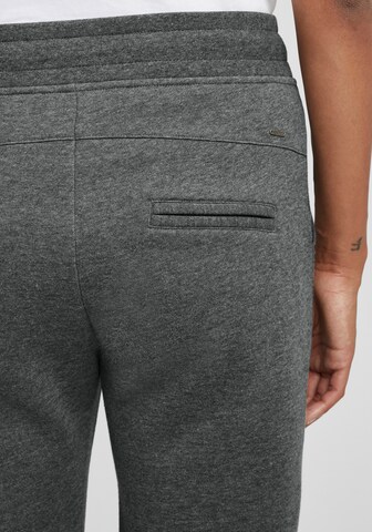 Tapered Pantaloni 'Olivia' di Oxmo in grigio
