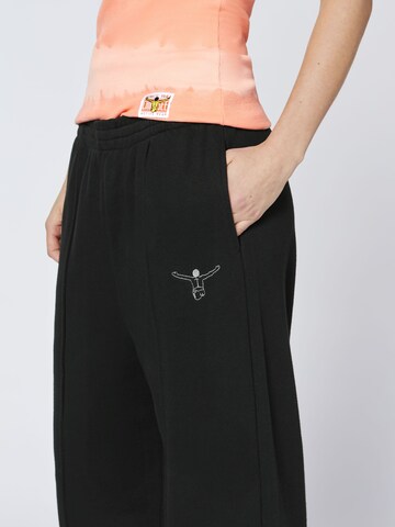 CHIEMSEE Regular Pants in Black