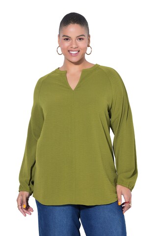 Studio Untold Tunic in Green: front