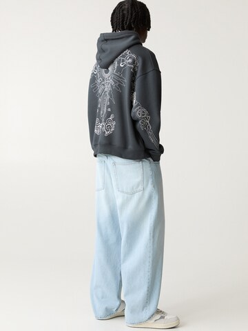 Pull&Bear Sweatshirt 'ARCANE SKELETON' in Grau