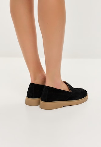 Chaussure basse CESARE GASPARI en noir