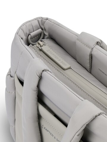 Kapten & Son Handtasche 'Hellvi Cloud Small' in Grau